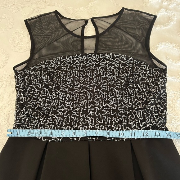 Semi Formal LBD - Picture 4 of 8